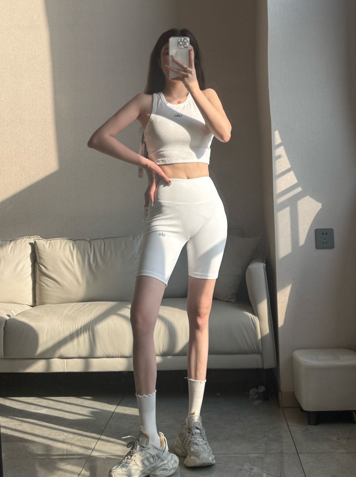 Alo shorts training white yoga