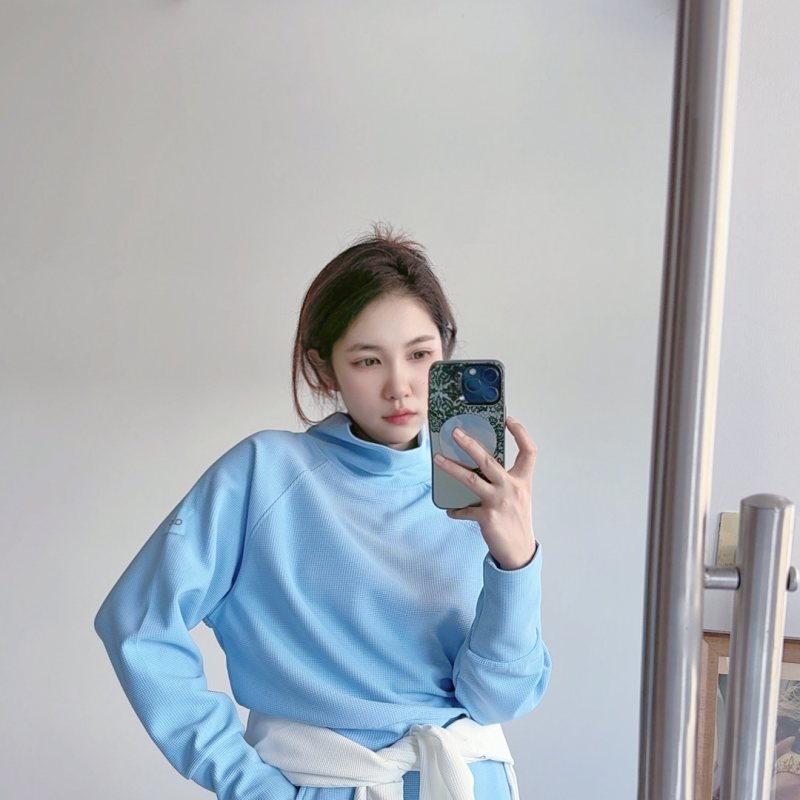 Alo Waffle Weekend Escape Mock Neck Long Sleeve long sleeve lounge light blue yoga
