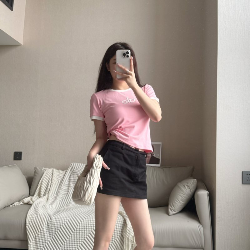 Alo Everyday Pink Yoga T-Shirt for Mat-to-Street Comfort