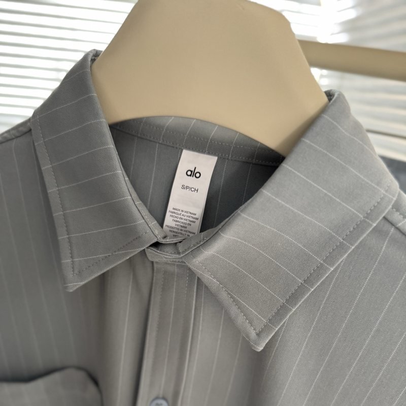 Alo men's top everyday gray pinstripe
