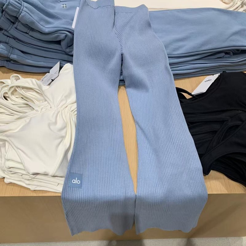 Alo Lounge Light Blue Leggings: Buttery Soft Yoga & Lounge Fit