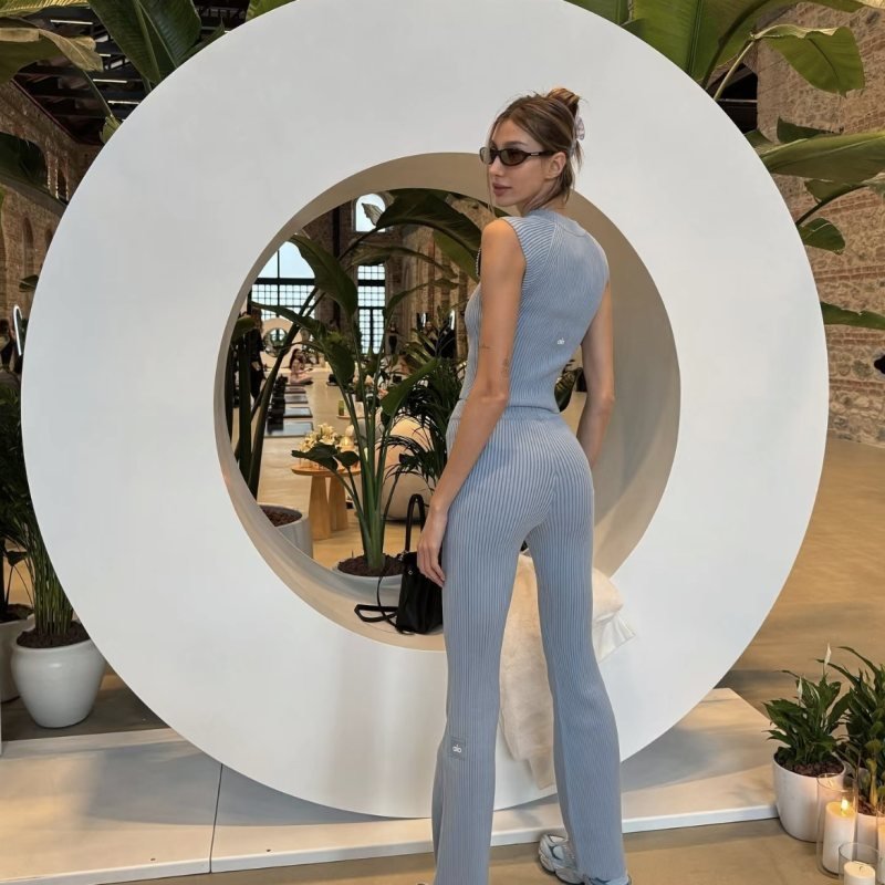 Lululemon set everyday light blue yoga