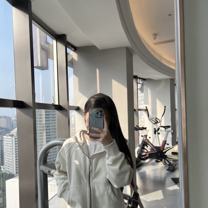 White Lululemon Scuba Jacket: Everyday Yoga Fit Guide