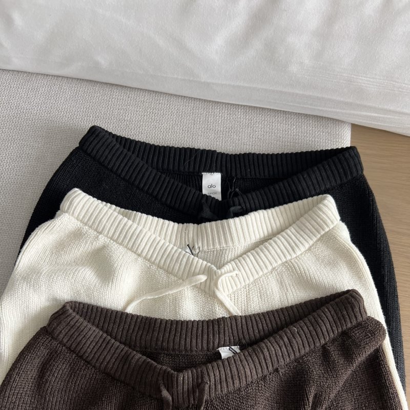 Alo Leggings Review: High-Performance Fabric & Studio-to-Street Fit