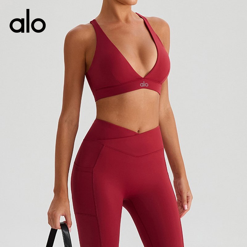 Alo sports bra training cream light blue burgundy yoga