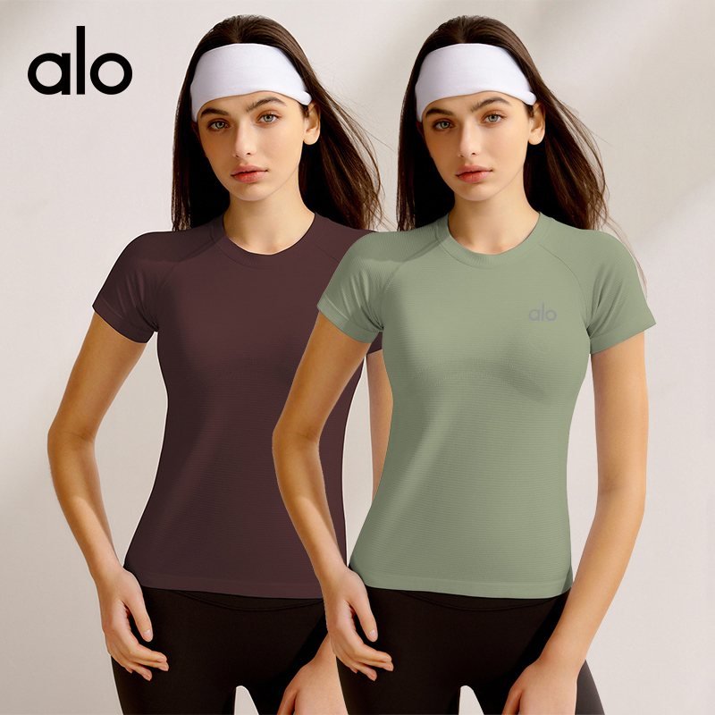 Alo t-shirt studio light blue yoga