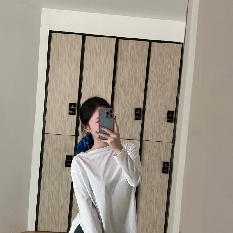 Lululemon Everyday White Long Sleeve Yoga Top: Fit & Style