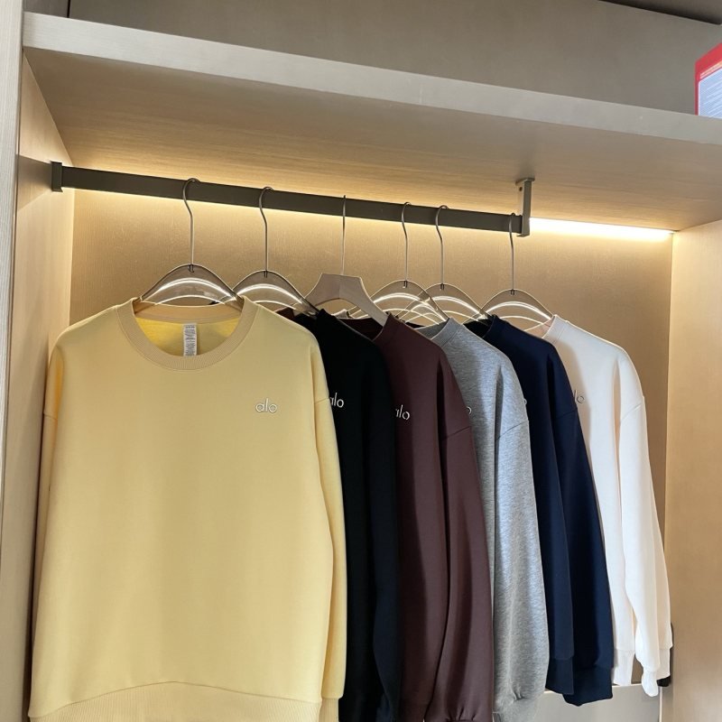 Alo Long sleeve The fit is just right yoga