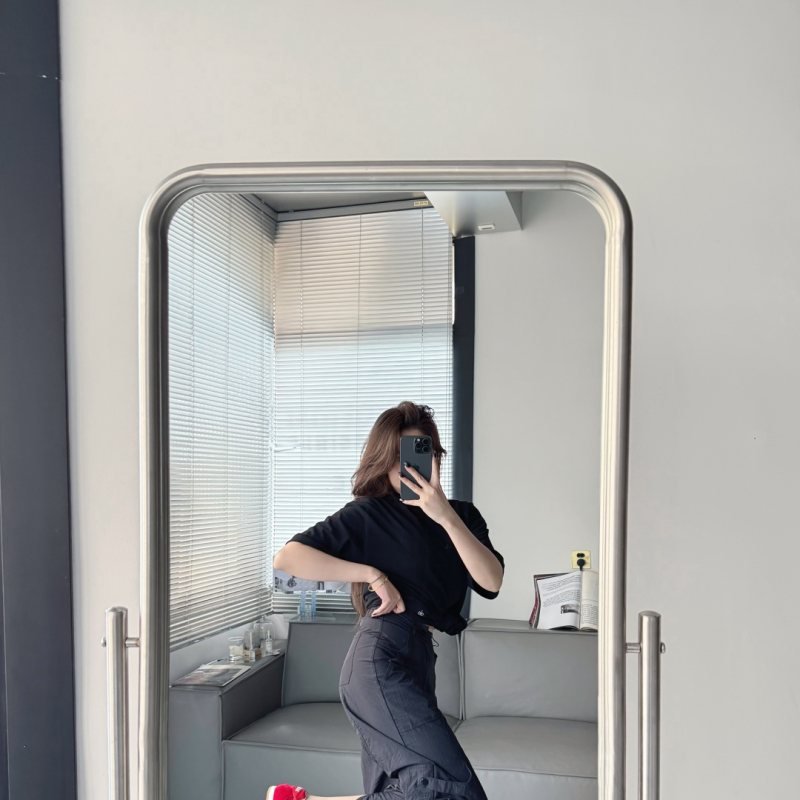 Alo Black Yoga Leggings: Workout-to-Street Fit