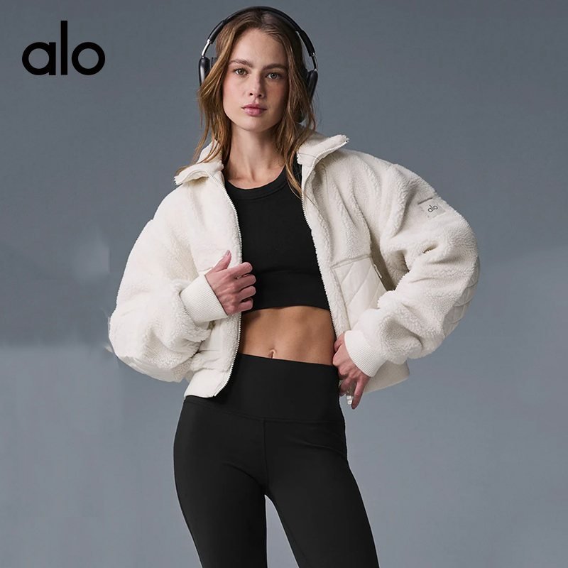 Alo Jacket Review: Breathable Layers for Sunrise Yoga & Beyond