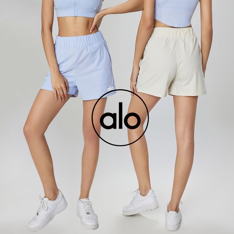 Light Blue Alo Yoga Shorts: Training Fit & Style Guide