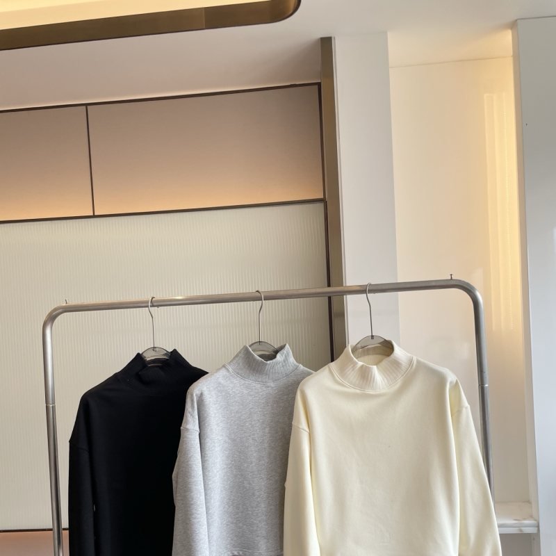 Alo long sleeve lounge cream yoga