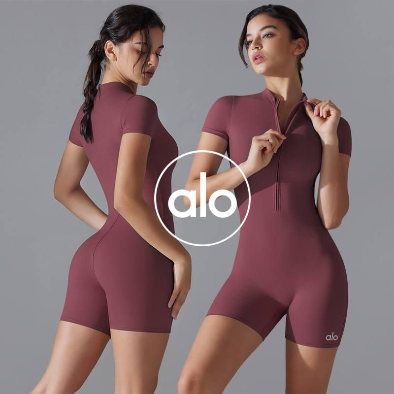 Alo shorts studio mauve and light blue yoga