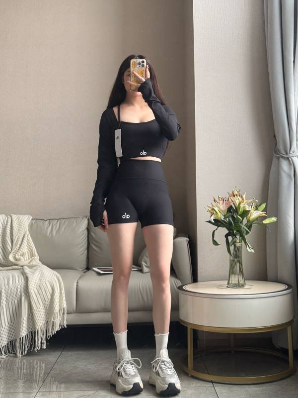 Alo shorts yoga black