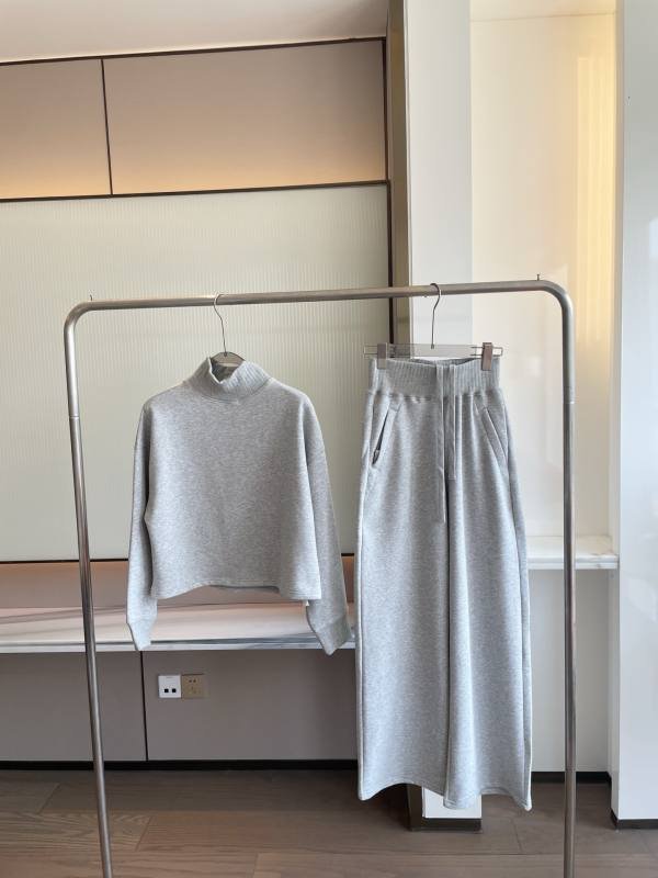 Alo Long sleeve ALO yoga
