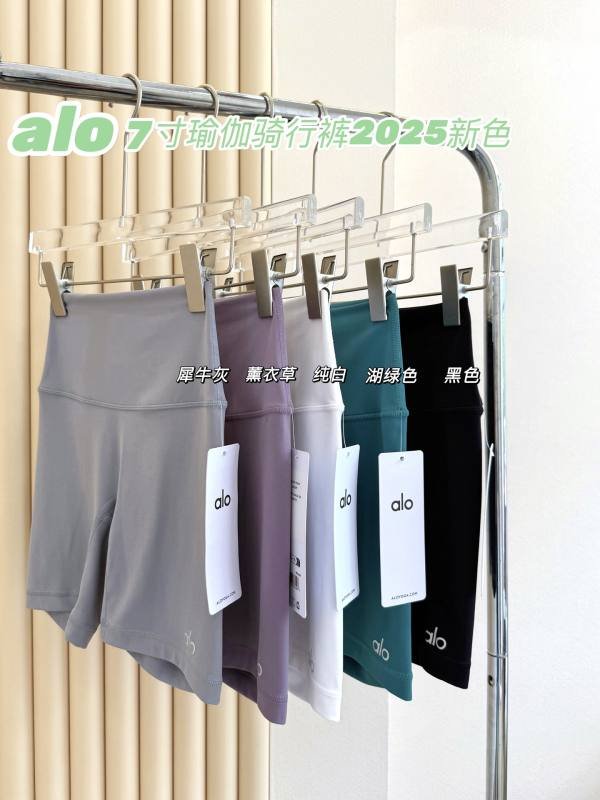 Alo Shorts Aloyoga Women s Quarter Cycling Pants Skin-Friendly and Nude Comfortable Casual Sports Fitness Yoga