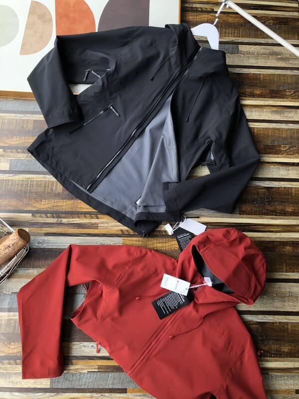Lulu Tops masculinos Lululemon atlética