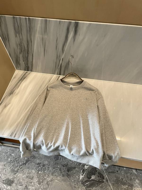 Alo Long sleeve The fit is just right yoga