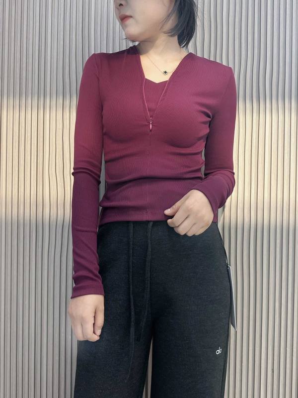 Alo long sleeve everyday burgundy