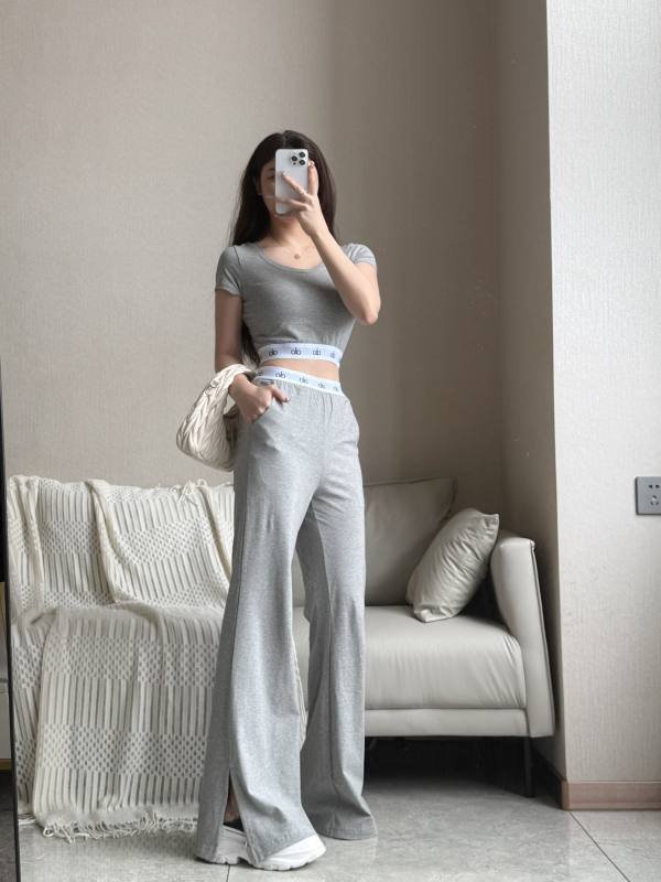 Alo set lounge gray yoga