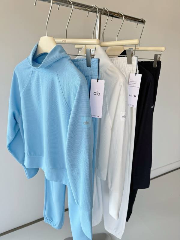 Alo Waffle Weekend Escape Mock Neck Long Sleeve long sleeve lounge light blue yoga