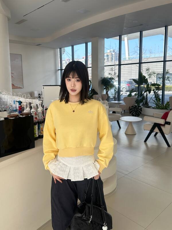 Alo Long sleeve alo yoga