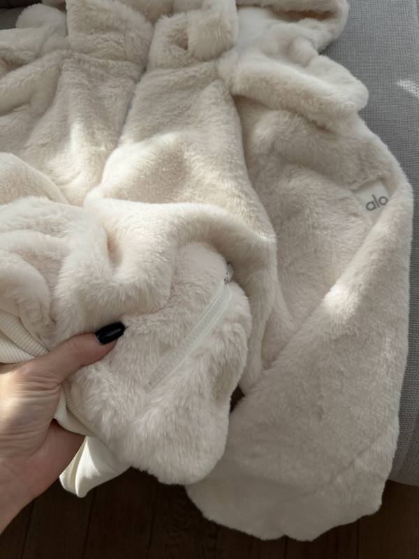 Alo jacket lounge ivory yoga