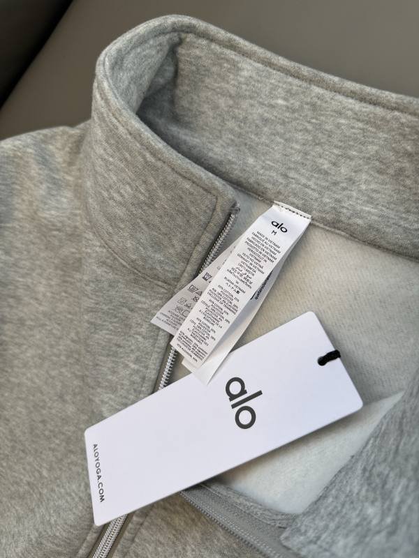 Alo long sleeve lounge gray yoga