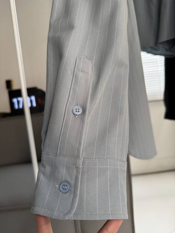 Alo men's top everyday gray pinstripe