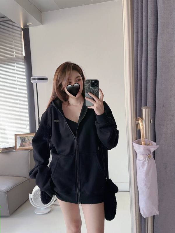 Alo Accolade chaqueta lounge negra