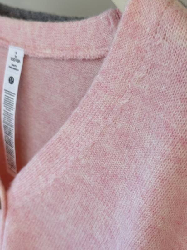 Lulu Manga larga El efecto de este hilo mixto suave y ceroso es realmente sorprendente.
