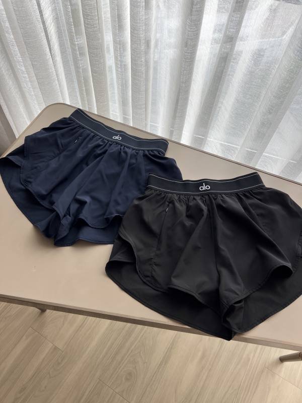 Short Alo Alo yoga