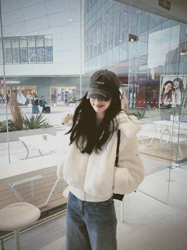 Alo jacket lounge white yoga