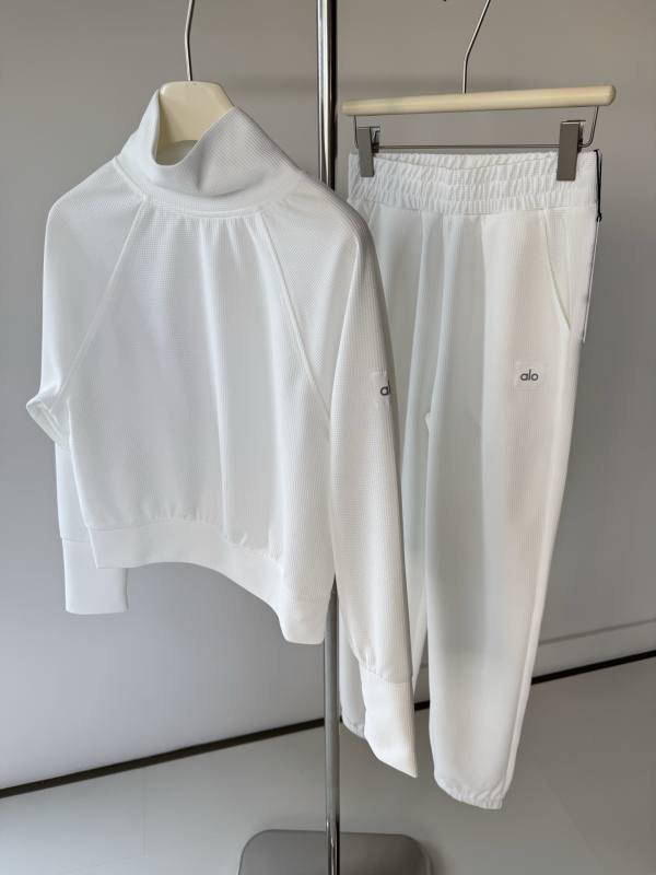 Alo set lounge white yoga