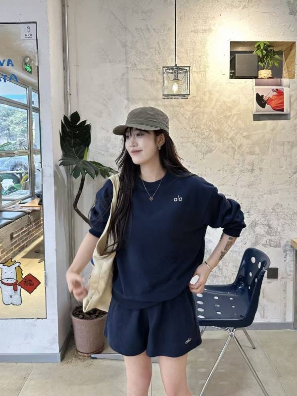 Alo shorts lounge navy blue yoga
