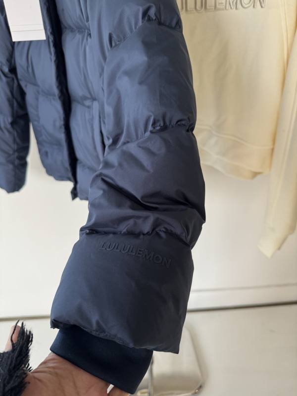 Lululemon Wunder Puff jacket lounge navy yoga