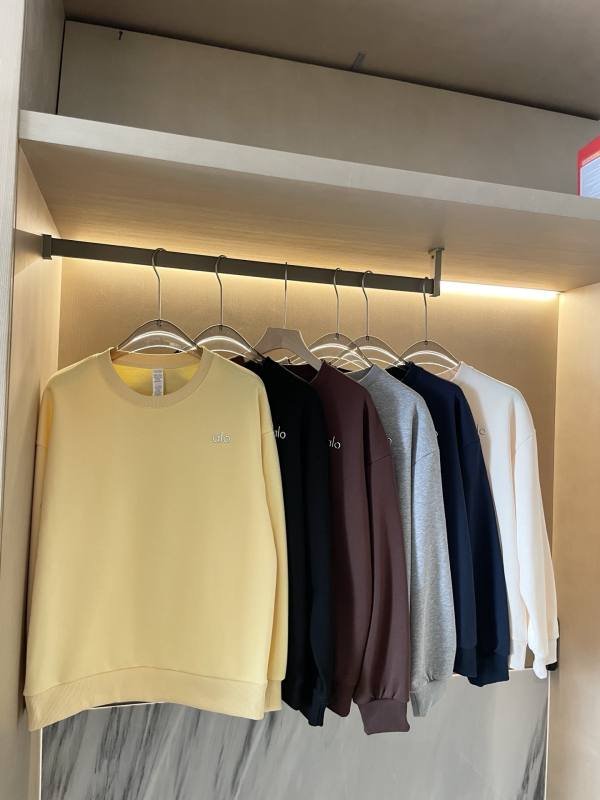 Alo Long sleeve The fit is just right yoga