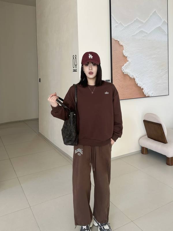 Alo Long sleeve alo women s sports crew neck sweatshirt yoga