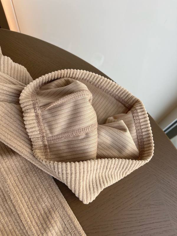 Lulu Leggings 73% cotton, 24% polyester, 3% spandex fabric, regular thickness, outer corduroy material, yarn-dyed, not easy to fade or deform, smooth inner surface, soft and elastic Lulu Leggings yoga