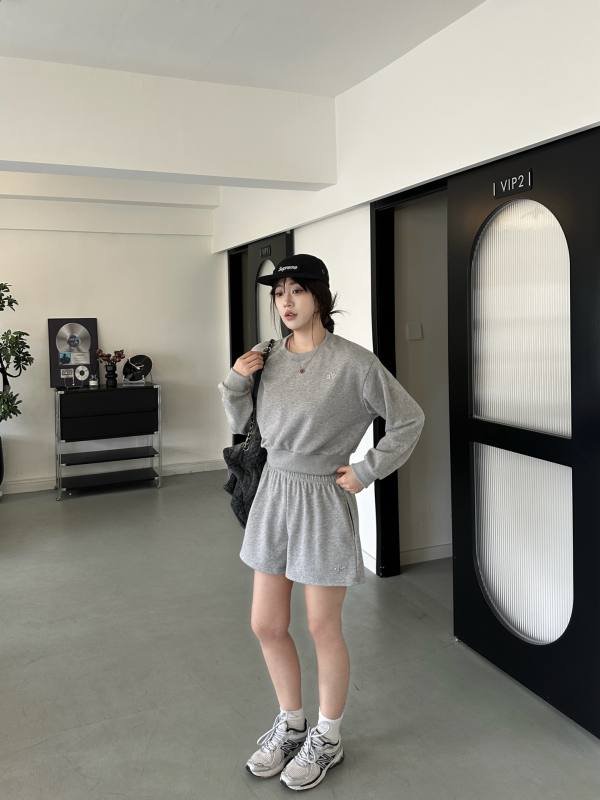 Alo shorts lounge Old Money yoga