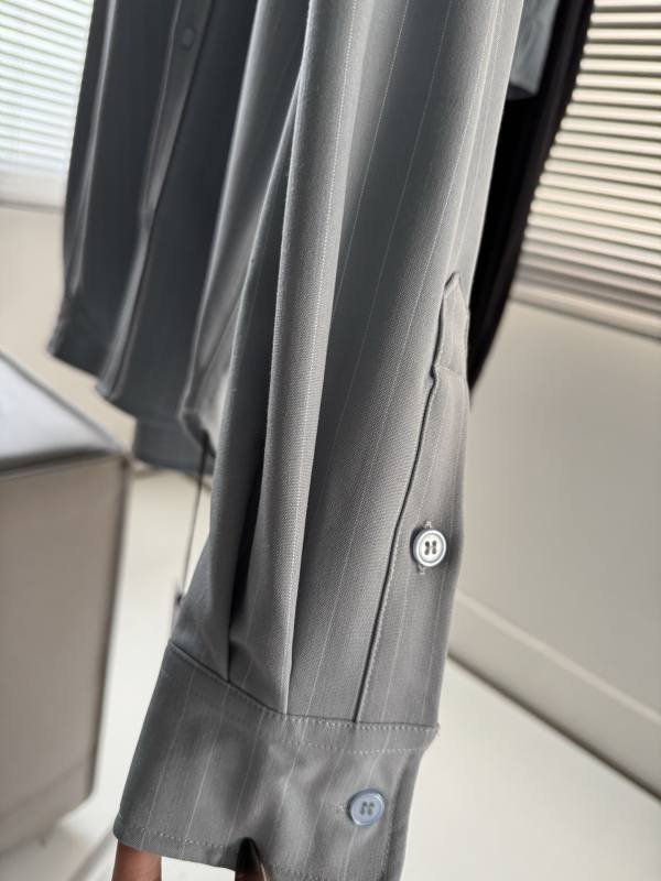 Alo men's top everyday gray pinstripe