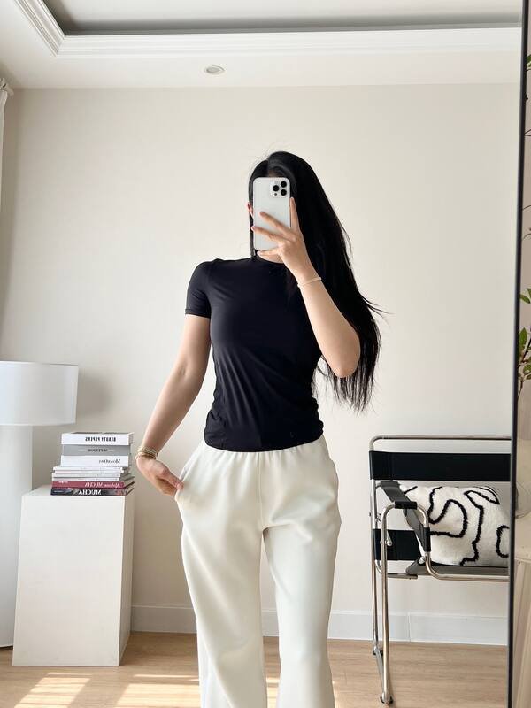 Lululemon Nulu t-shirt yoga black