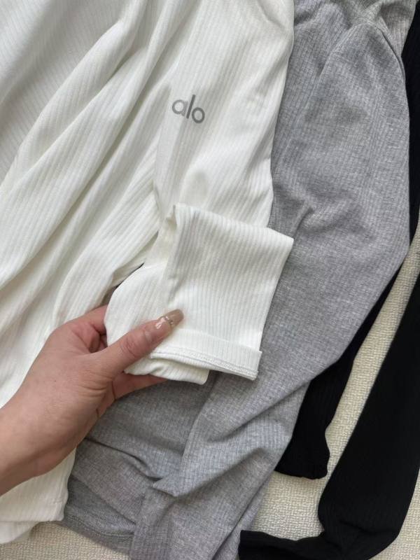Alo long sleeve everyday gray yoga