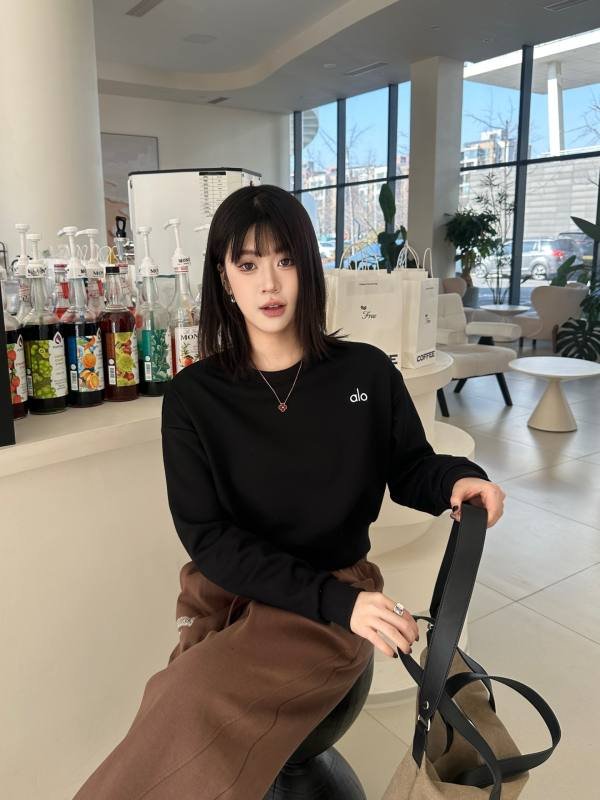 Alo Long sleeve alo yoga