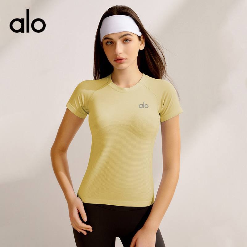 Alo t-shirt studio light blue yoga