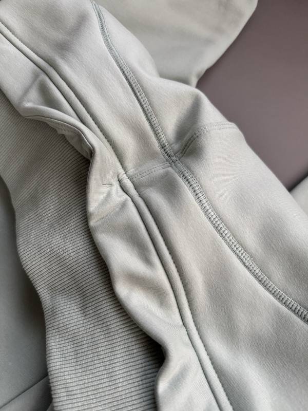 Lulu Leggings - A pair of pants with two layers of fabric compressed together, you can enjoy its warmth in winter! Twice as warm as ordinary fleece pants, equivalent to wearing two pairs of fleece pants! Lulu Leggings yoga