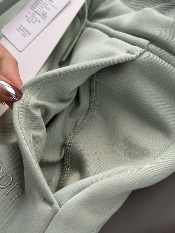 Lulu Leggings - A pair of pants with two layers of fabric compressed together, you can enjoy its warmth in winter! Twice as warm as ordinary fleece pants, equivalent to wearing two pairs of fleece pants! Lulu Leggings yoga