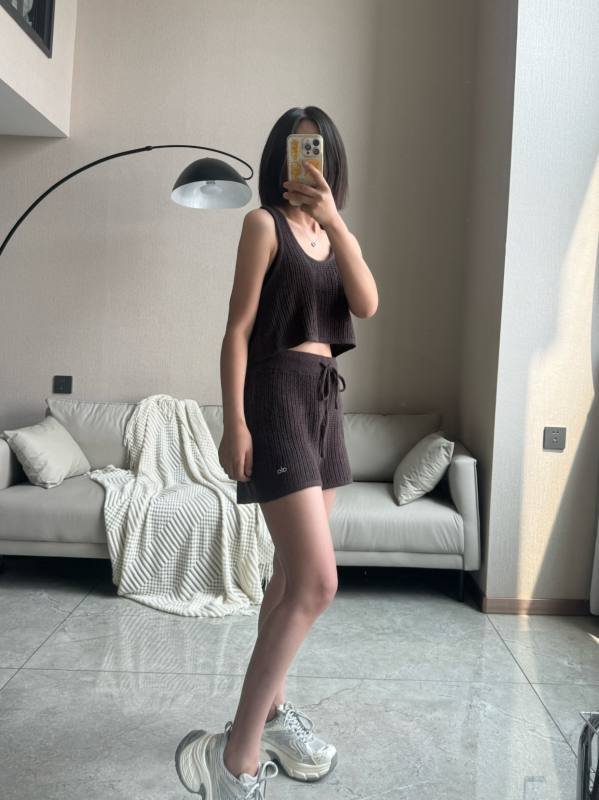 Short Alo Alo yoga