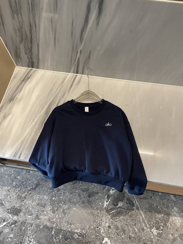 Alo Long sleeve alo yoga