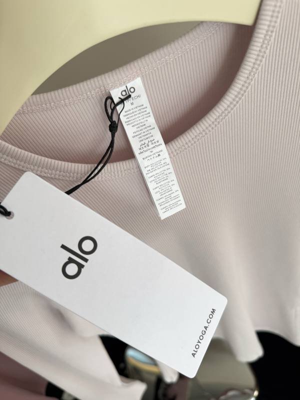 Alo long sleeve lounge beige